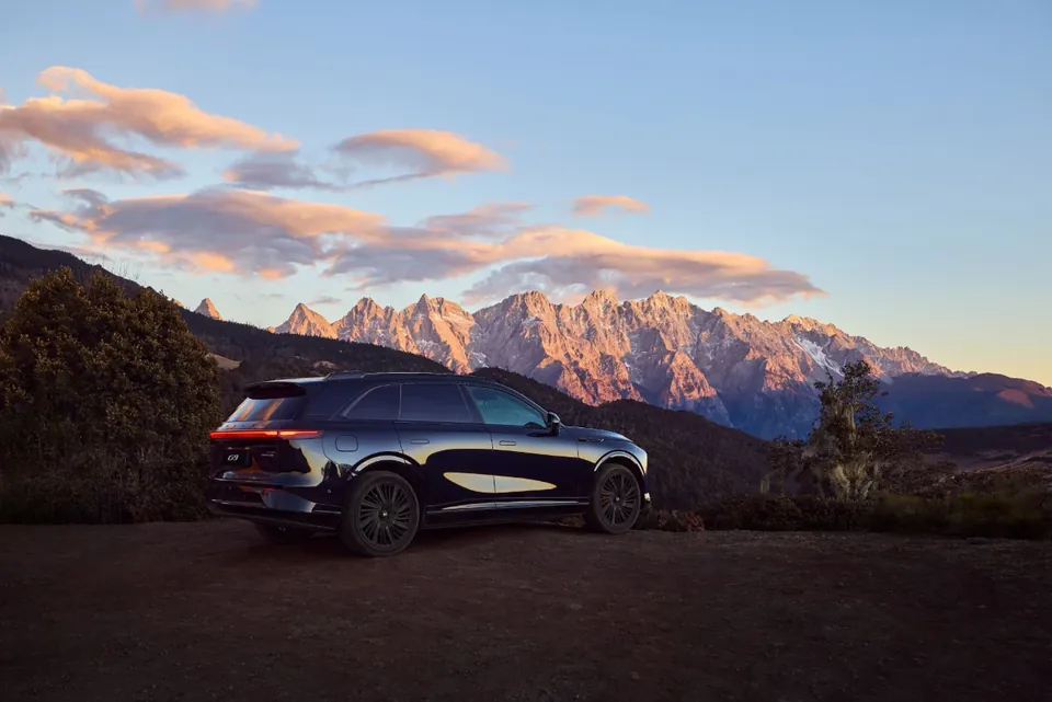 XPENG G9 — официальное фото 10